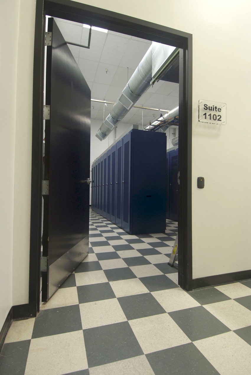 <span style="font-size:15px; ">&nbsp;Hallway entrance to private suite. Cardkey access only.&nbsp;</span>